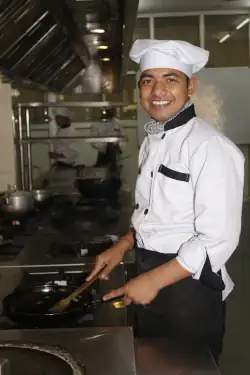 Chef de cuisine au restaurant